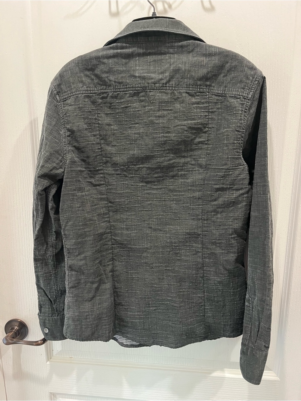 GUESS Men’s Charcoal Button-Up Shirt Large slim fit - Picture 2 of 2